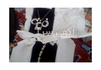 سرویس نقره 925 با آبکاری طلای سفید(گردنبند،دستبند،گواشوره،انگشتر)