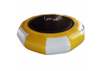 ترامپولین روی اب استواته روی اب