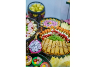 اجرای میز مزه و ارائه انواع فینگرفود گرم و سرد
