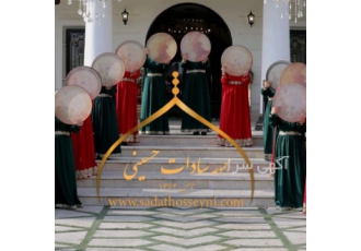 مولودی خوان خانم با سلام خدمت شما عزیزان مجموعه سادات حسینی با بیش