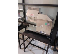 بیفتک زن برقی بیفتک زن برای کوبیدن و رشته کردن گوشت های بی استخوان گوشت