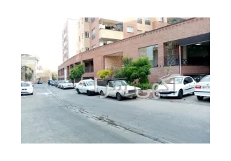 ۳۲ متر تجاری نزدیک بازار یک واحد تجاری دارای آب و برق سه فاز نوساز