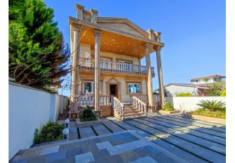 ویلای زیبا 270 مترزمین 220متر بنا 3 خواب 2 مستر دارای انشعابات اختصاصی