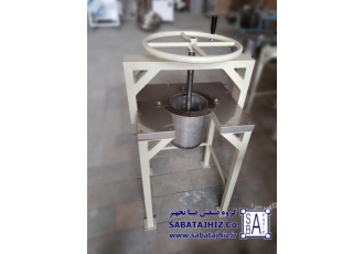 دستگاه تولید رشته فالوده دستی ابعاد دستگاه cm50 times cm80 به ارتفاعcm