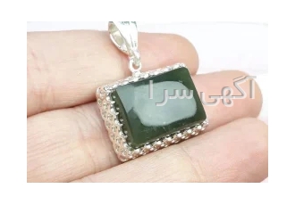 گردنبند یشم یمنی خاص و خوشرنگ کد:۳۱۳۲۹ در مشهد نقره 925 عیار گردنبند