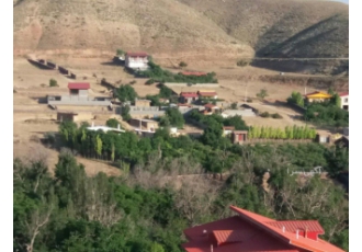 ۵۰۰ متر ویلای با ۷۰ متر بنا زان آبسرد زمین 500 متر استخر 70 متر بنا