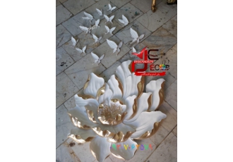 گل دیواری با پروانه ها