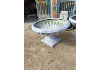 گلدان پایه دار فایبرگلاس سایز بزرگ شرکت زرین کار صفاهان مدعی ارائه