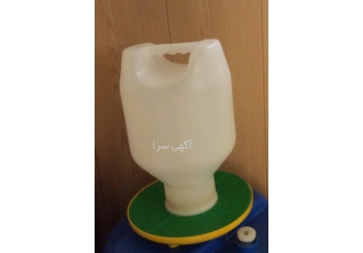 ظرف شربت خوری بردمن پلاستیکی زنبور عسل تغذیه زنبور عسل در داخل ظروف