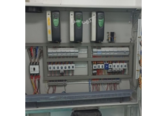خدمات برق صنعتی برقکار صنعتی برق کارصنعتی نصب اینورتور متخصص برق های سه