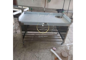 تولید و فروش میز برنج پاک کنی در قم یک طبقه در زیر میز به عنوان پاتروکی