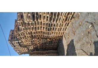 خریدار و فروشنده پالت چوبی و پالت پلاستیکی