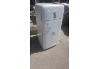 مینی یخچال ایتالیایی سالم و سلامت بدون کوچکترین صدا با کار کردی عالی