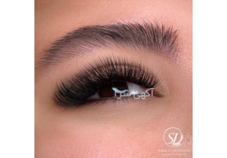 اکستشن مژه کلاسیک در مرکز اکستنشن سارا دماوندی در متد اکستنشن مژه