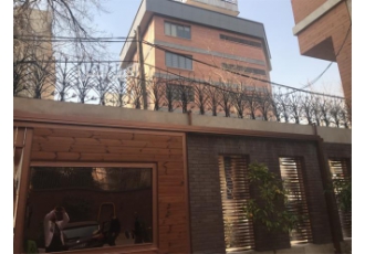 فروش شاخ گوزنی روی دیوار