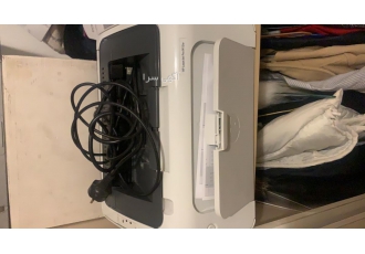 پرینتر hp laser jet مدل m۱۲w پرینتر کاملا سالم است دارای وای فای