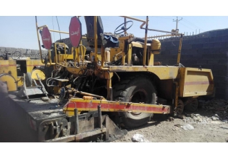 فروش ماشین الات راه سازی یک دستگاه فنیشر سه عدد غلطک سالم در حال کار