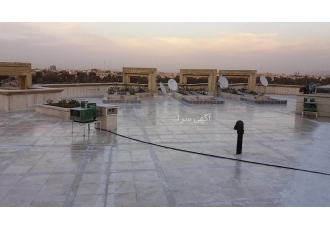 عایق نفوذگر p۹۰۰ ماده ای شیری رنگ بر پایه رزینهای آکرولیک که پس از اجرا