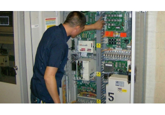 استخدام سه تکنیسین ( برق / تاسیسات / مخابرات) کارخانه معتبر جهت تکمیل