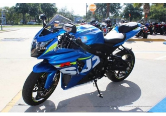 SUZUKI gsxr ۱۰۰۰cc whatsapp + the bike is in excellent working