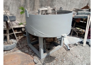 دستگاه بتن همزن((خشکه)) دینام یوگوسلاوی جهت خرید تماس حاصل فرمایید