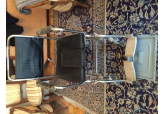 ویلچر حمام در حد نو ویلچر حمام چینی تمام استیل در حد نو مریض 2 3 بار