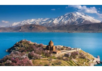 تور زمینی وان حرکت همه روزه از مشهد تبریز و تهران تور زمینی وان با حرکت