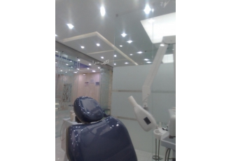 دندانپزشکی دکتر ژوبین قهرمانی: تخصص زیبایی و لبخندی درخشان ✨