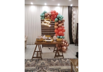 بادکنک آرایی حرفه ای در اردبیل 🎈 | طراحی و اجرای بالون آرایی جشن تولد و مراسم